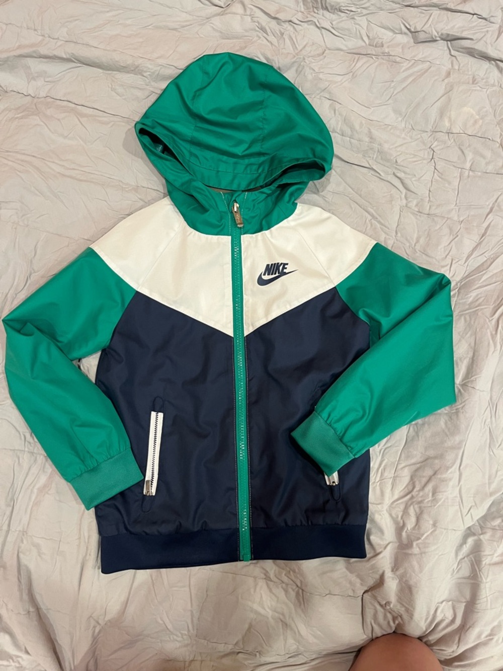 Nike Kids Colorblock Hooded Windbreaker. Size 5-6.